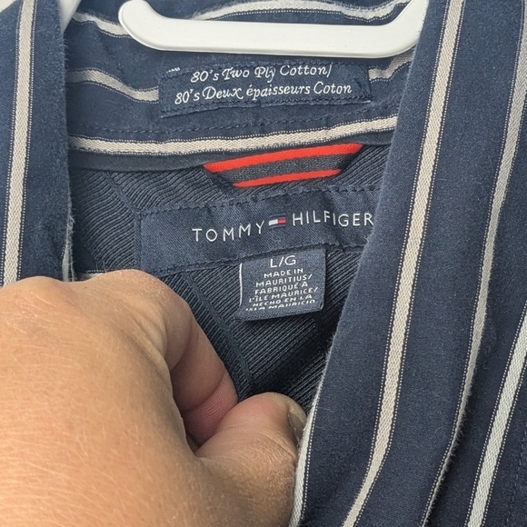 TOMMY HILFIGER Men Casual Buttons Down Shirt Men Long Sleeves Size L 100% Cotton - Picture 4 of 10